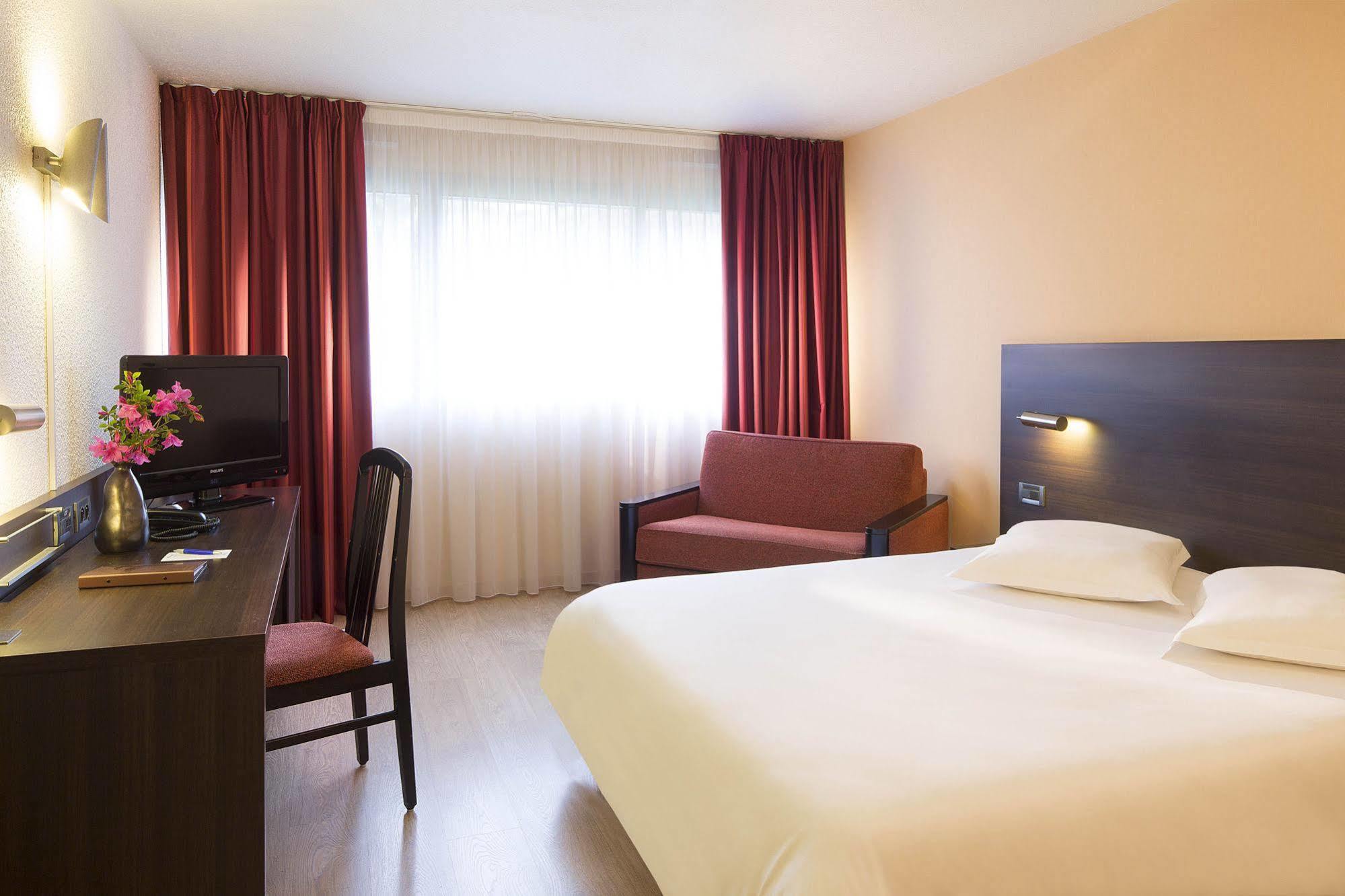 Oceania Quimper Hotel Kültér fotó